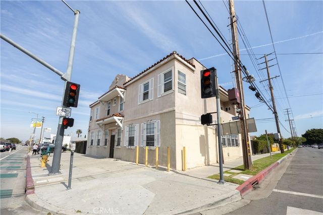 9124 S Broadway, Los Angeles, CA 90003