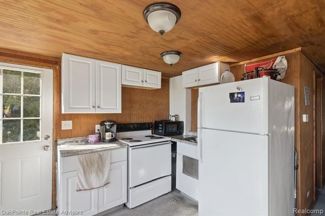 11429 Frey Court, Whitmore Lake, MI 48116