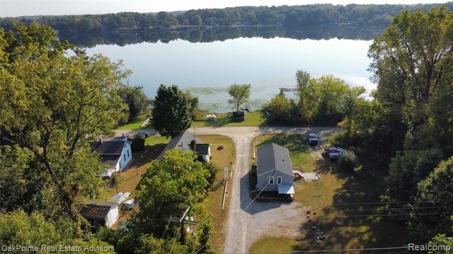 11429 Frey Court, Whitmore Lake, MI 48116