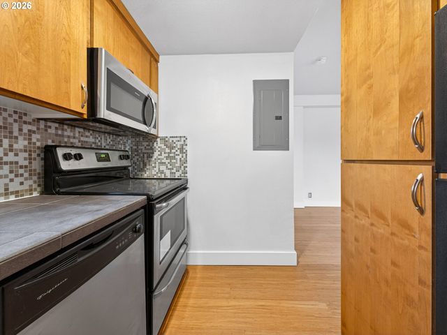 1829 Nw LOVEJOY St 312, Portland, OR 97209