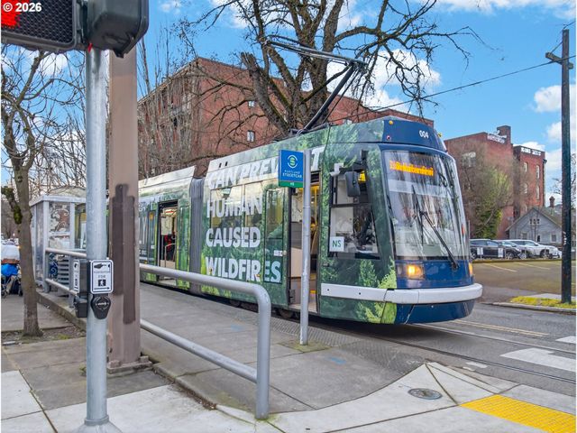 1829 Nw LOVEJOY St 312, Portland, OR 97209