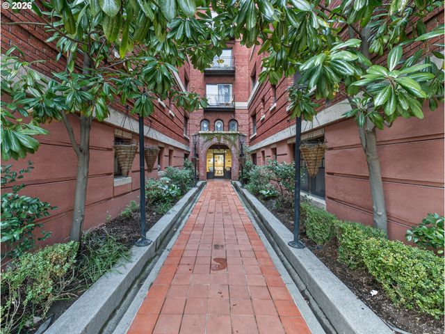 1829 Nw LOVEJOY St 312, Portland, OR 97209