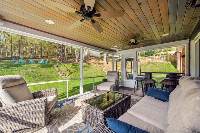 14120 Torie Dr, North Huntingdon, PA 15642