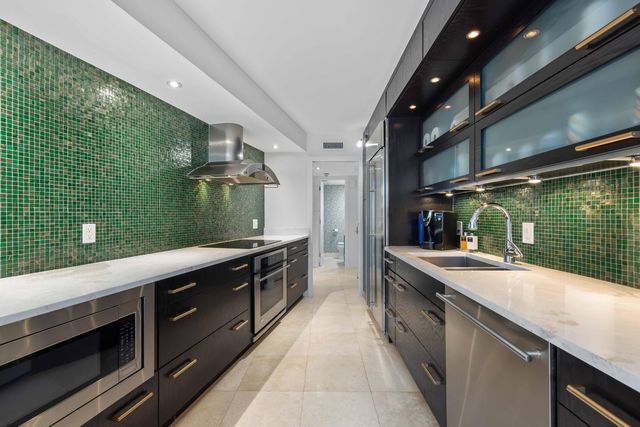 130 Sunrise Avenue 201, Palm Beach, FL 33480