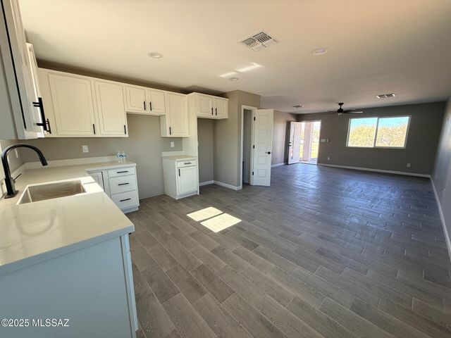 3105 W Green Park Drive, Benson, AZ 85602