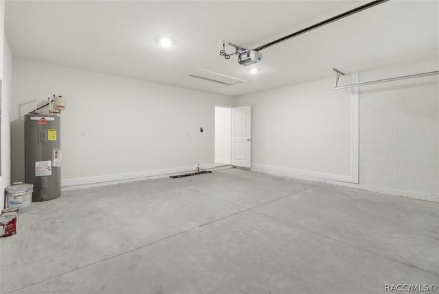 593 W Heronsbill Lane, Dunnellon, FL 34434