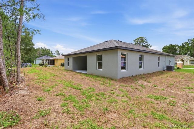593 W Heronsbill Lane, Dunnellon, FL 34434