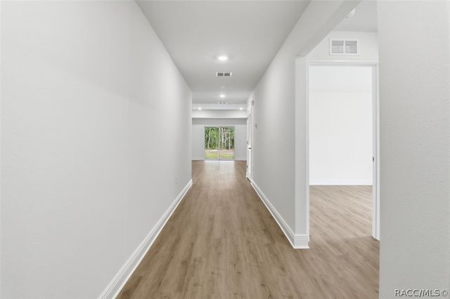 593 W Heronsbill Lane, Dunnellon, FL 34434