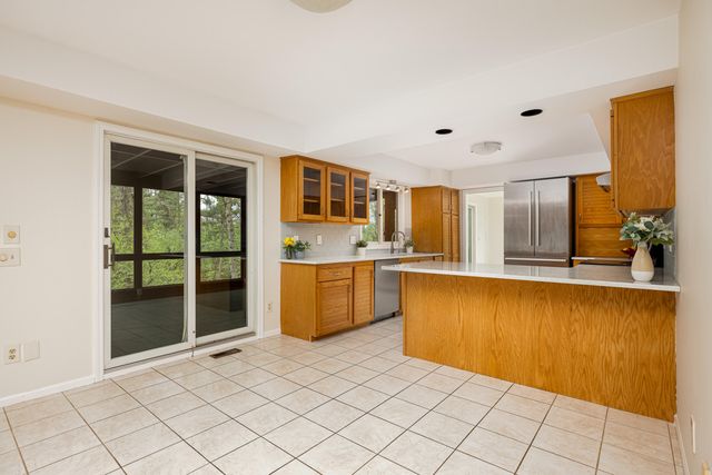 3949 Waldenwood Drive, Ann Arbor, MI 48105