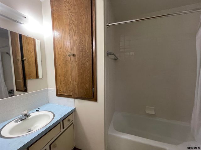 4324 81 Avenue Circle, Omaha, NE 68134