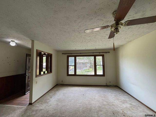 4324 81 Avenue Circle, Omaha, NE 68134