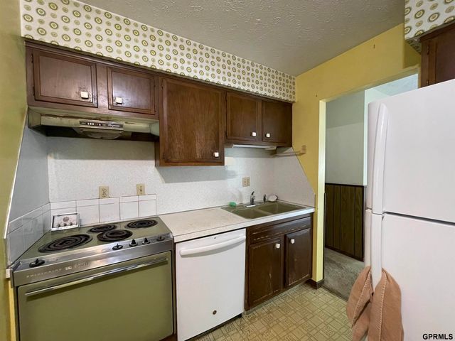 4324 81 Avenue Circle, Omaha, NE 68134