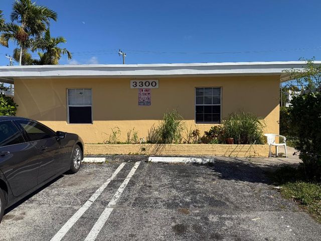 3300 Broadway Avenue 15, West Palm Beach, FL 33407