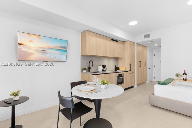 121 NE 5th St 2409, Miami, FL 33132
