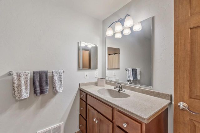 1383 MOONLIGHT LANE, Fond Du Lac, WI 54937