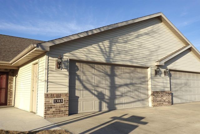 1383 MOONLIGHT LANE, Fond Du Lac, WI 54937