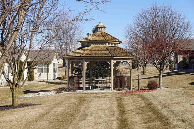 1383 MOONLIGHT LANE, Fond Du Lac, WI 54937