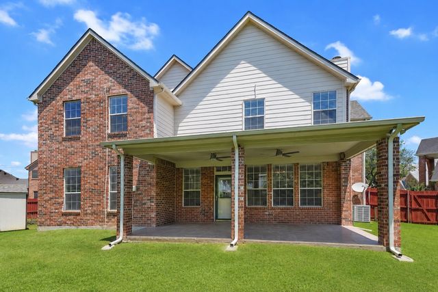 461 Shade Tree Court, Hurst, TX 76054