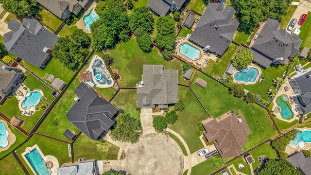 461 Shade Tree Court, Hurst, TX 76054