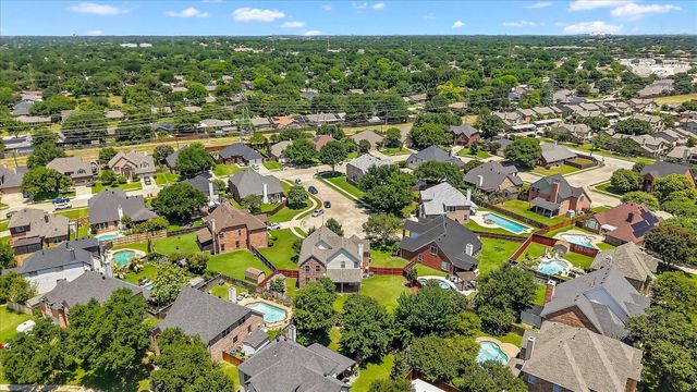 461 Shade Tree Court, Hurst, TX 76054