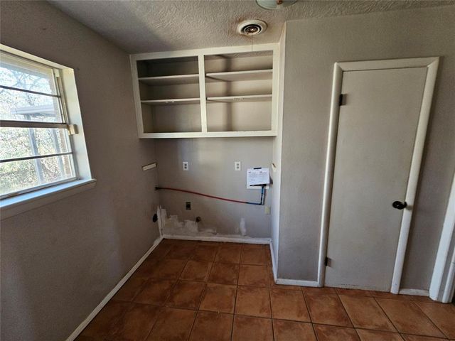 2517 Weatherford Drive, Norman, OK 73071