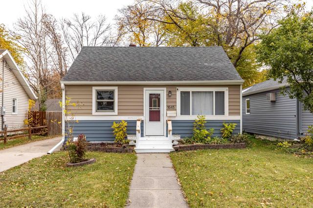 1645 Broadway N, Fargo, ND 58102