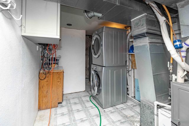 1645 Broadway N, Fargo, ND 58102