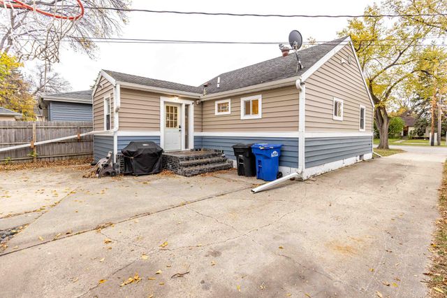 1645 Broadway N, Fargo, ND 58102