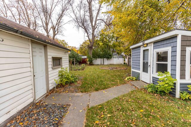 1645 Broadway N, Fargo, ND 58102