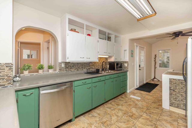 1645 Broadway N, Fargo, ND 58102