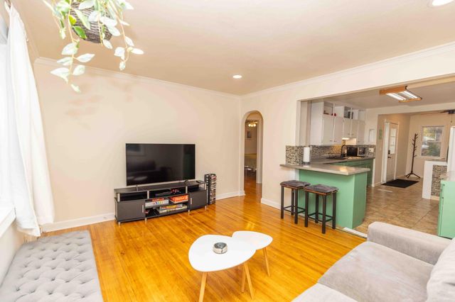 1645 Broadway N, Fargo, ND 58102