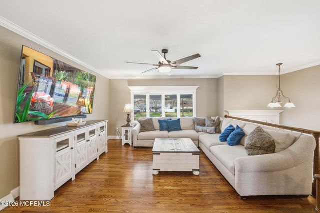 7 Annapolis Drive, Manalapan, NJ 07726