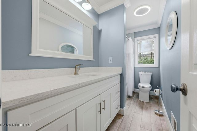 7 Annapolis Drive, Manalapan, NJ 07726