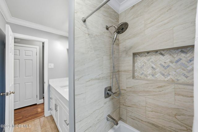7 Annapolis Drive, Manalapan, NJ 07726
