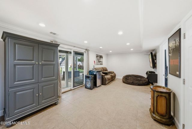 7 Annapolis Drive, Manalapan, NJ 07726