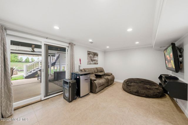 7 Annapolis Drive, Manalapan, NJ 07726