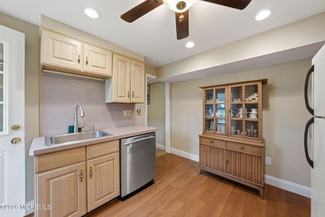 7 Annapolis Drive, Manalapan, NJ 07726