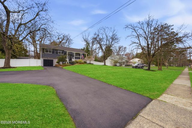 7 Annapolis Drive, Manalapan, NJ 07726
