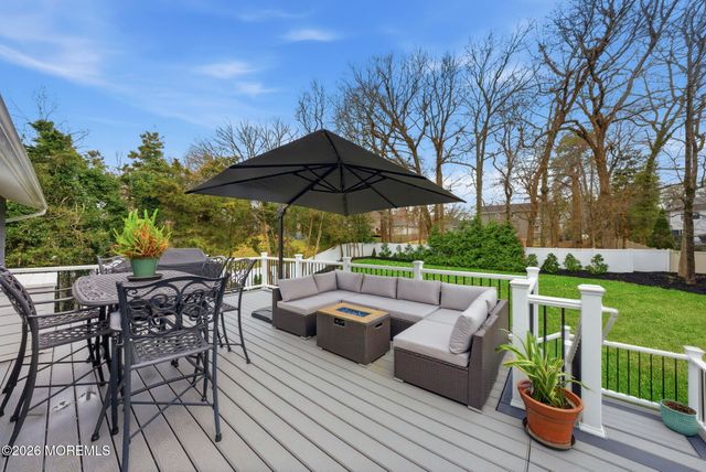 7 Annapolis Drive, Manalapan, NJ 07726