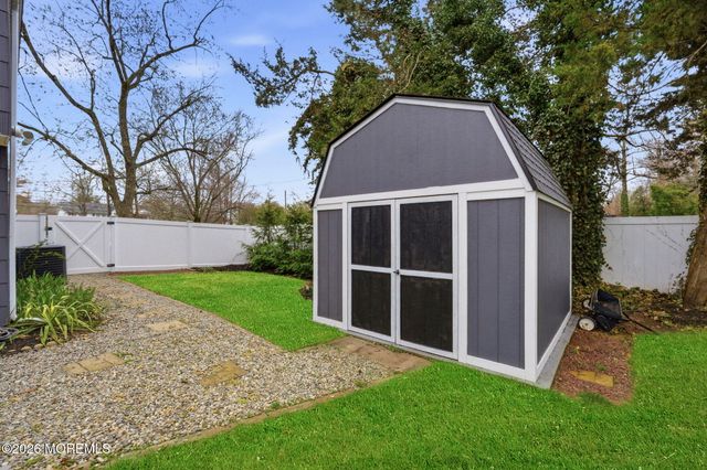 7 Annapolis Drive, Manalapan, NJ 07726