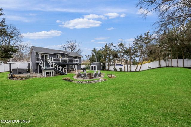 7 Annapolis Drive, Manalapan, NJ 07726