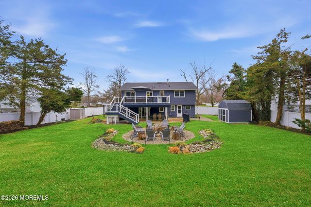 7 Annapolis Drive, Manalapan, NJ 07726