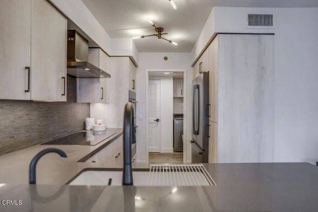 222 Monterey Road 1103, Glendale, CA 91206