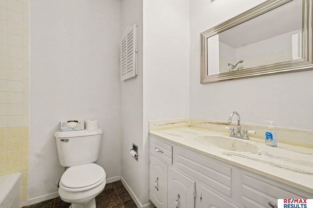 1014 Julius Place, Bellevue, NE 68005