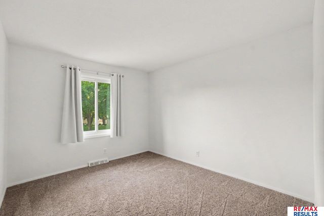 1014 Julius Place, Bellevue, NE 68005