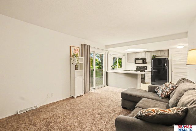 1014 Julius Place, Bellevue, NE 68005