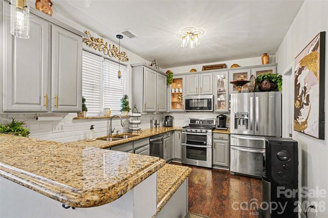 7715 Saddle Trail Lane, Charlotte, NC 28269