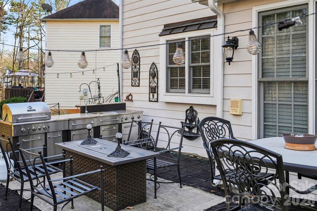 7715 Saddle Trail Lane, Charlotte, NC 28269