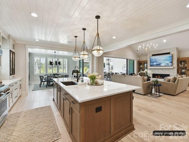 3133 Country Club Drive, Charlotte, NC 28205