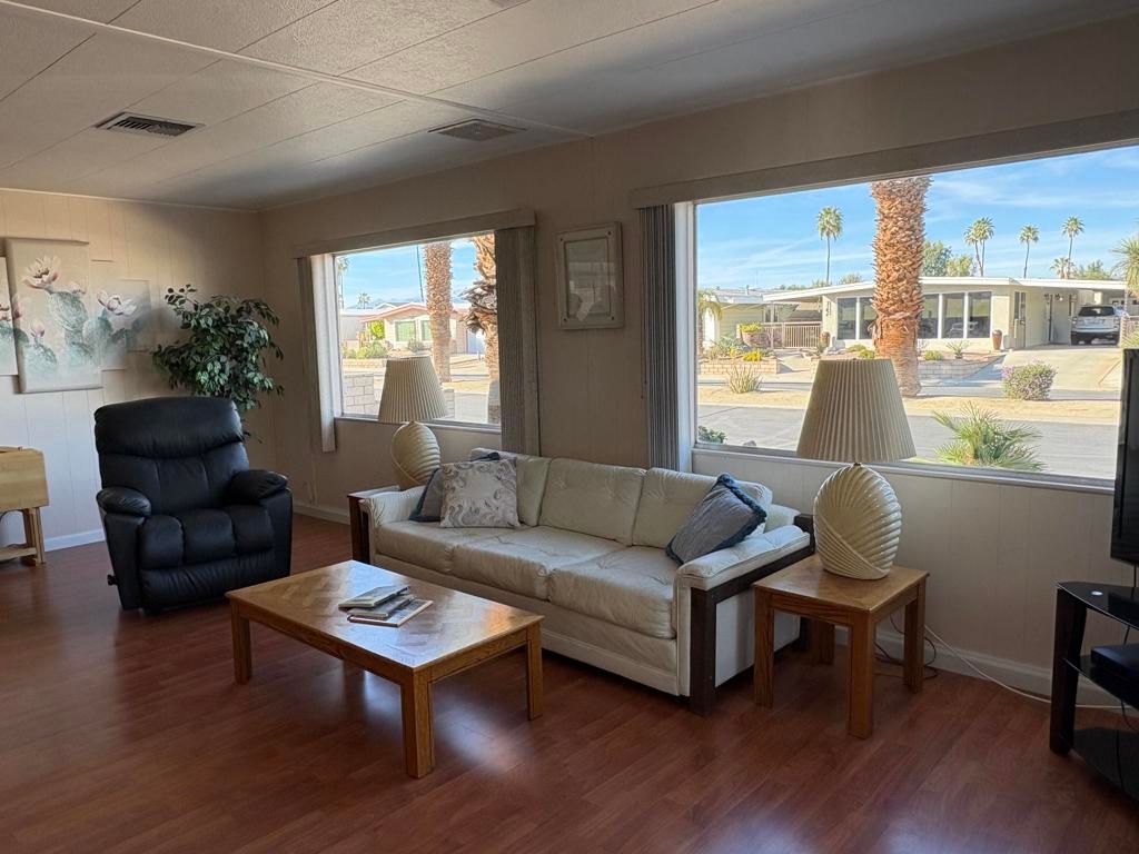 Image 5 of property listing at 73413 Palm Greens Parkway, Palm Desert, CA 92260